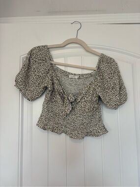 Lush ruffled sleeves crop top